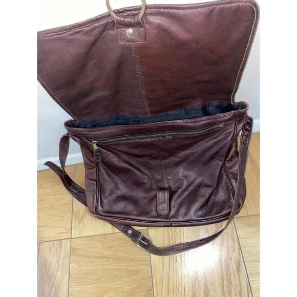 FRYE 100% Genuine Leather Messenger Bag, Dark Brown  (Unisex)  Butter Soft Strap - Picture 3 of 15